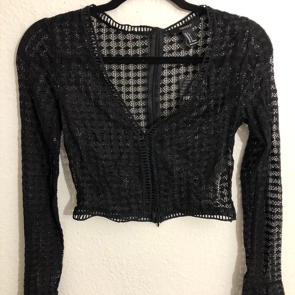 🌸 3 for $23 
Forever 21 Lace Blouse